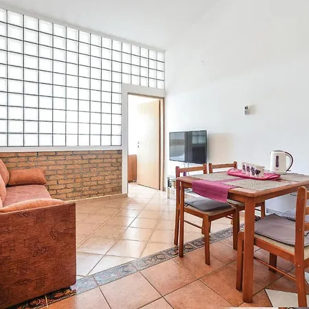Appartamento 1 Bedroom Cozy In
