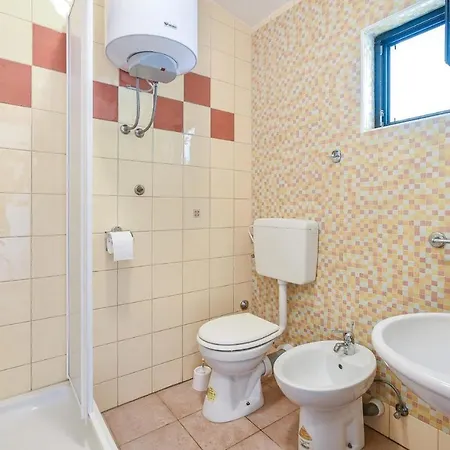 1 Bedroom Cozy In *