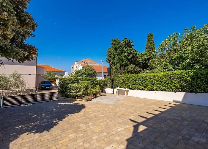 1 Bedroom In Apartament