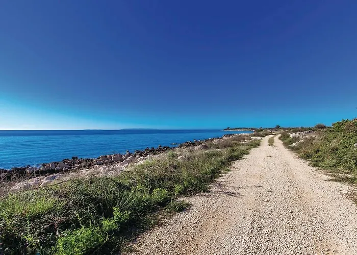 1 Bedroom In * Mandre