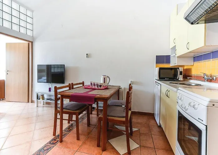 1 Bedroom In * Mandre