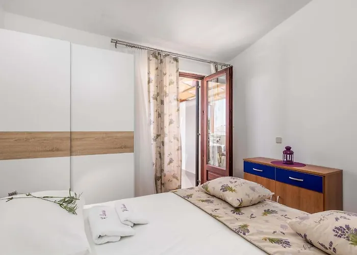 Apartment 1 Bedroom In Mandre